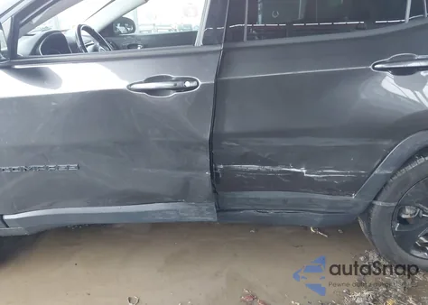 2019 Jeep Compass Altitude 4X4 из США, поврежденный, VIN 3C4NJDBB8KT734416